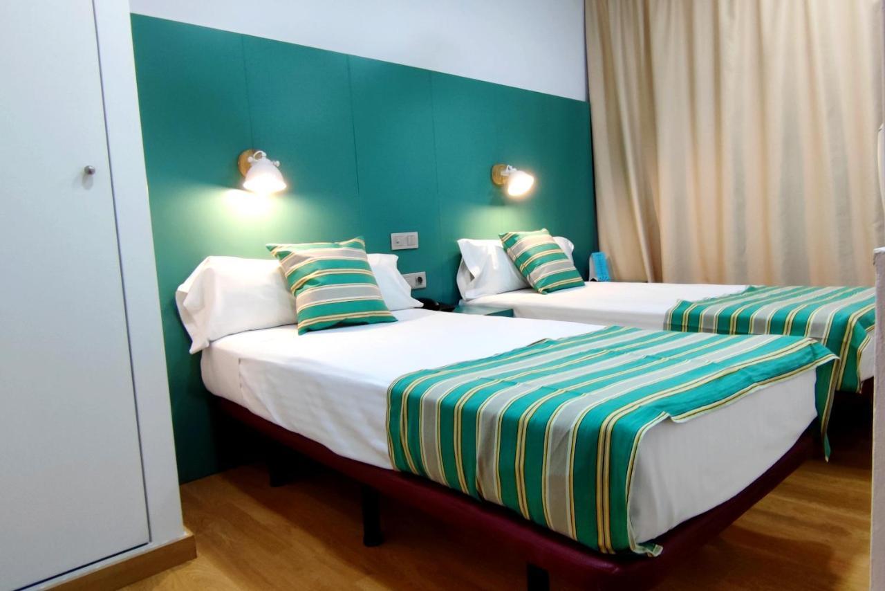 Double or Twin Room with Shared Bathroom,1295052910:JPEG