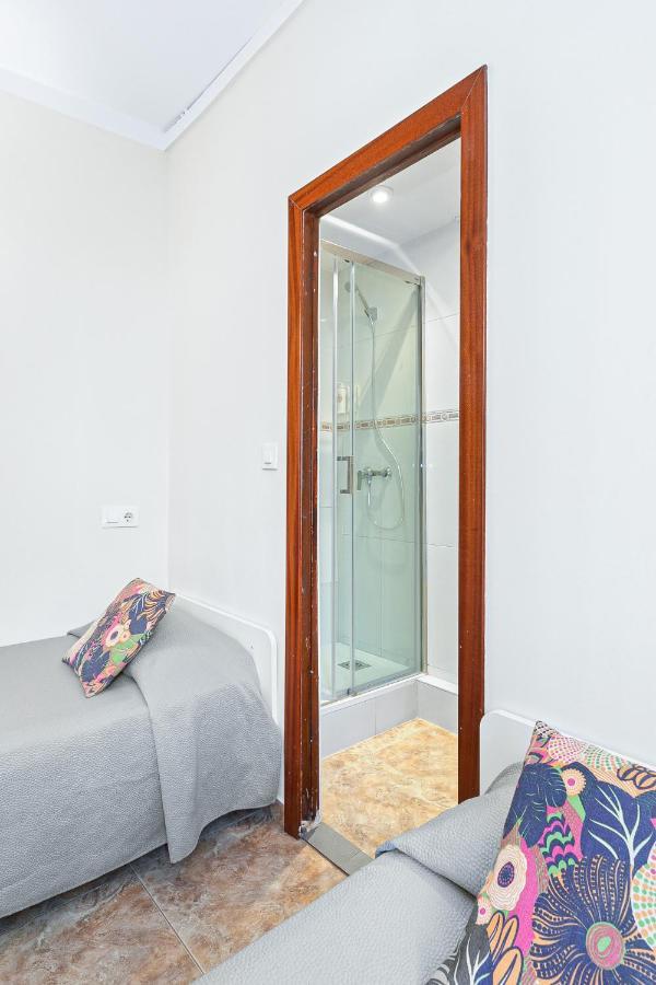 Chambre Lits Jumeaux avec Salle de Bains Privative