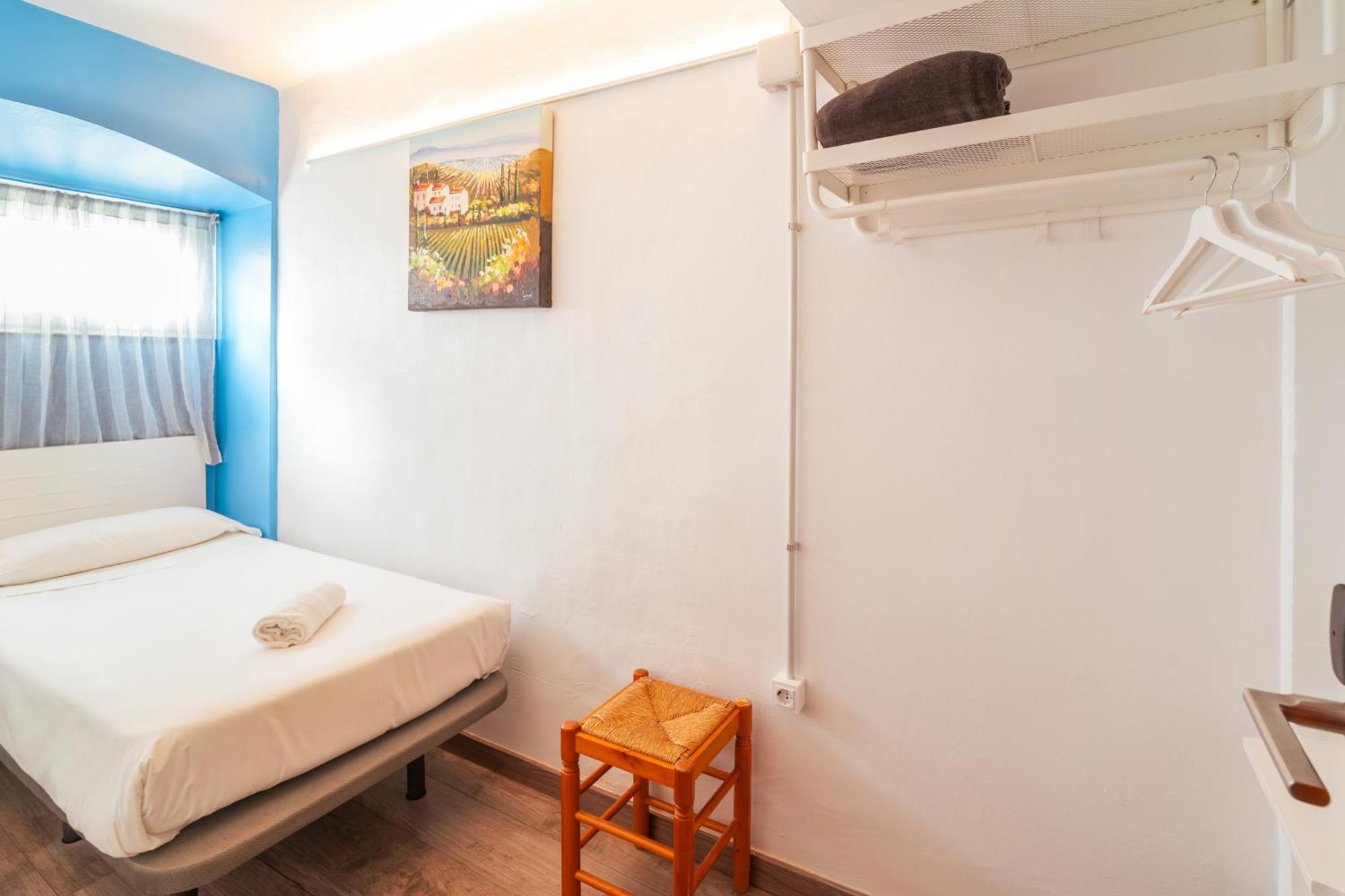 Single Room Private Bathroom