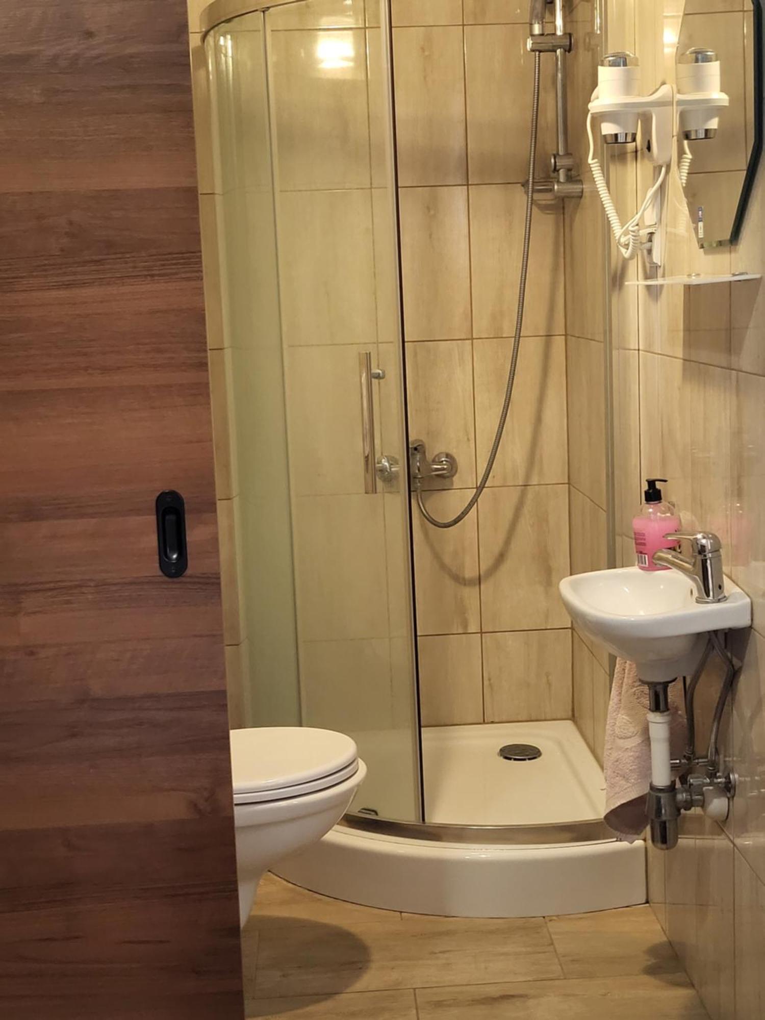 Small Double Room,1571302172:JPEG