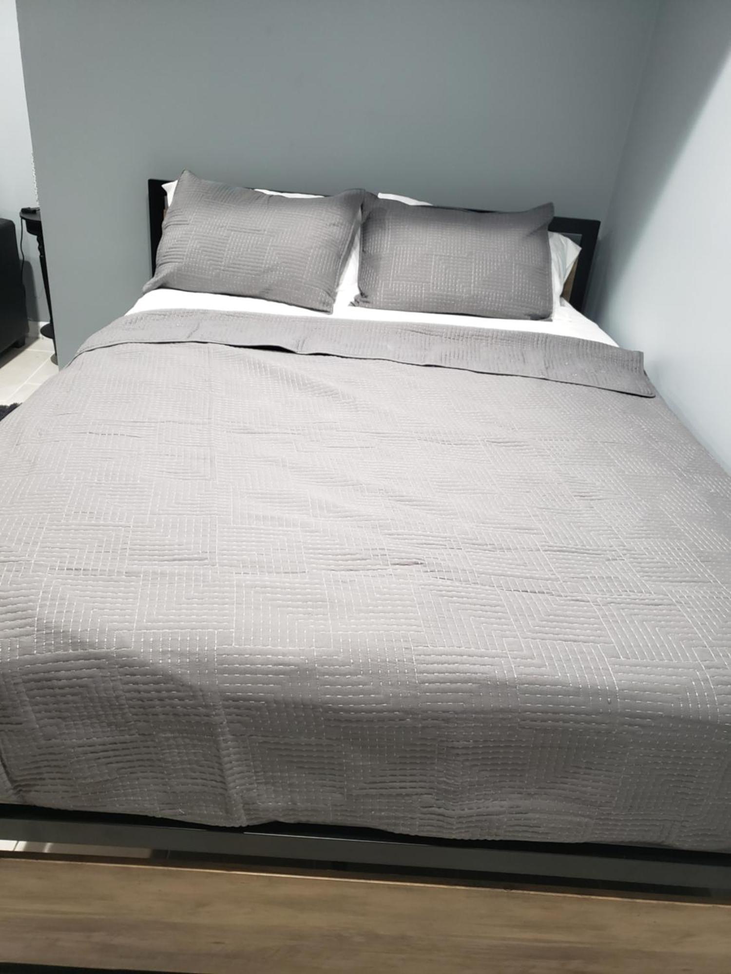 Standard Queen Room,1577270420:JPEG