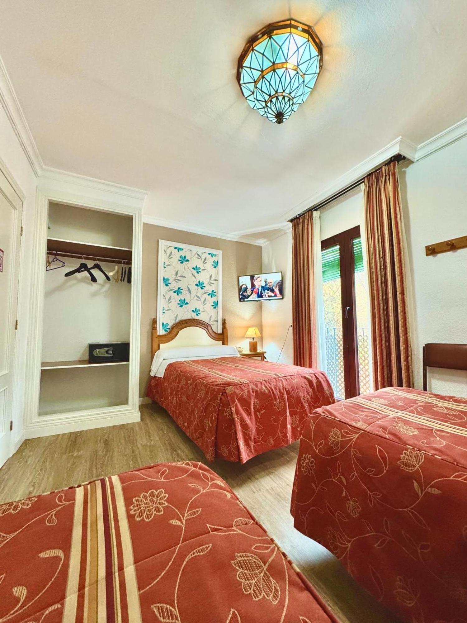 Chambre Triple avec Salle de Bains Privative