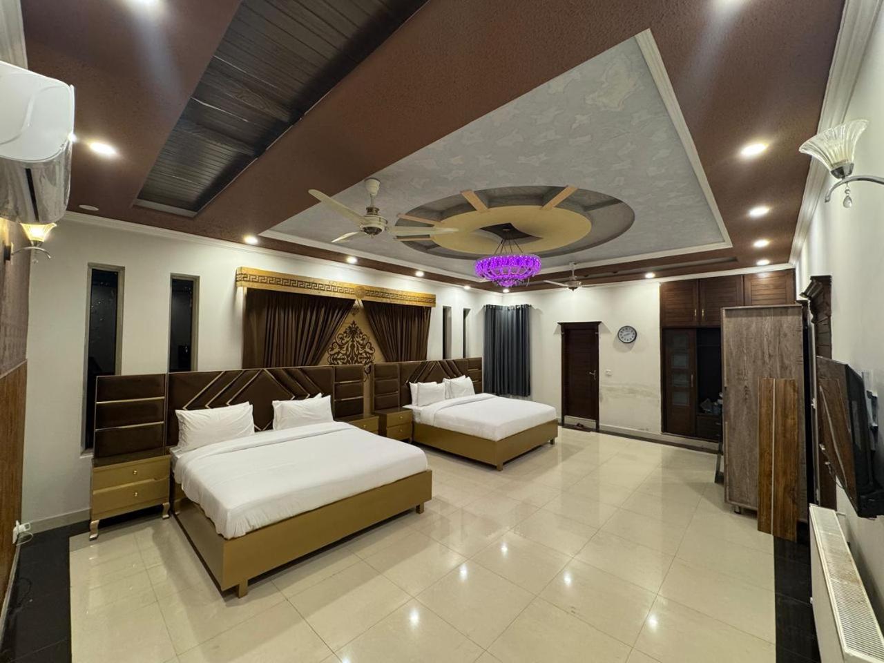 Deluxe Family Suite