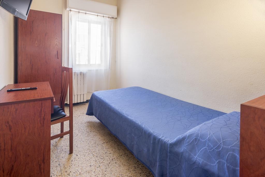 Chambre Simple avec Salle de Bains Commune