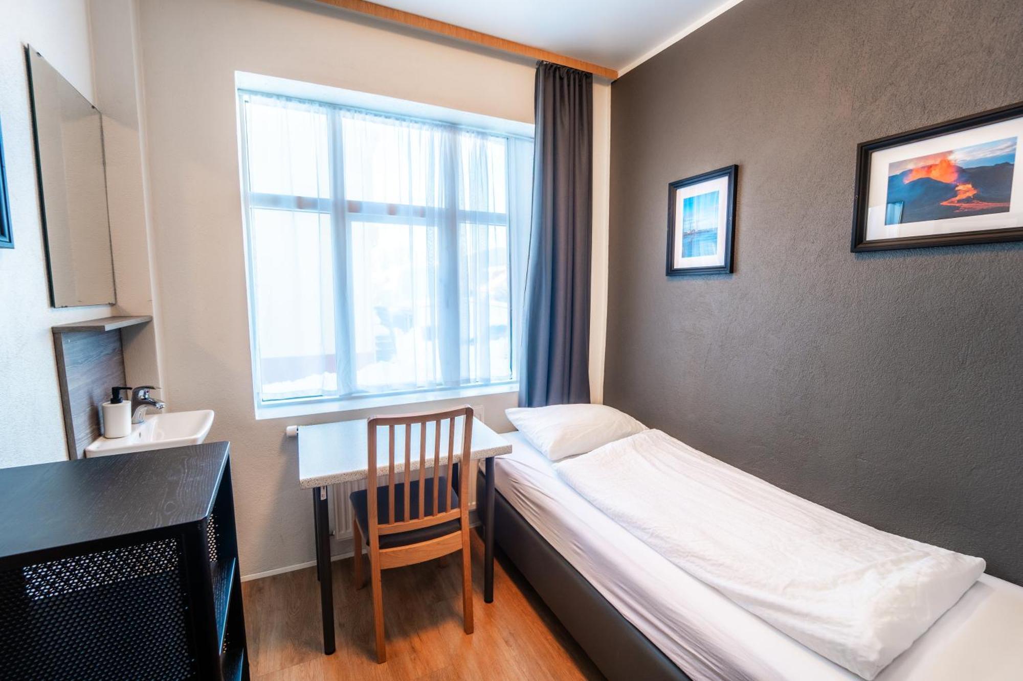 Single Room with Shared Bathroom,1758570177:JPEG