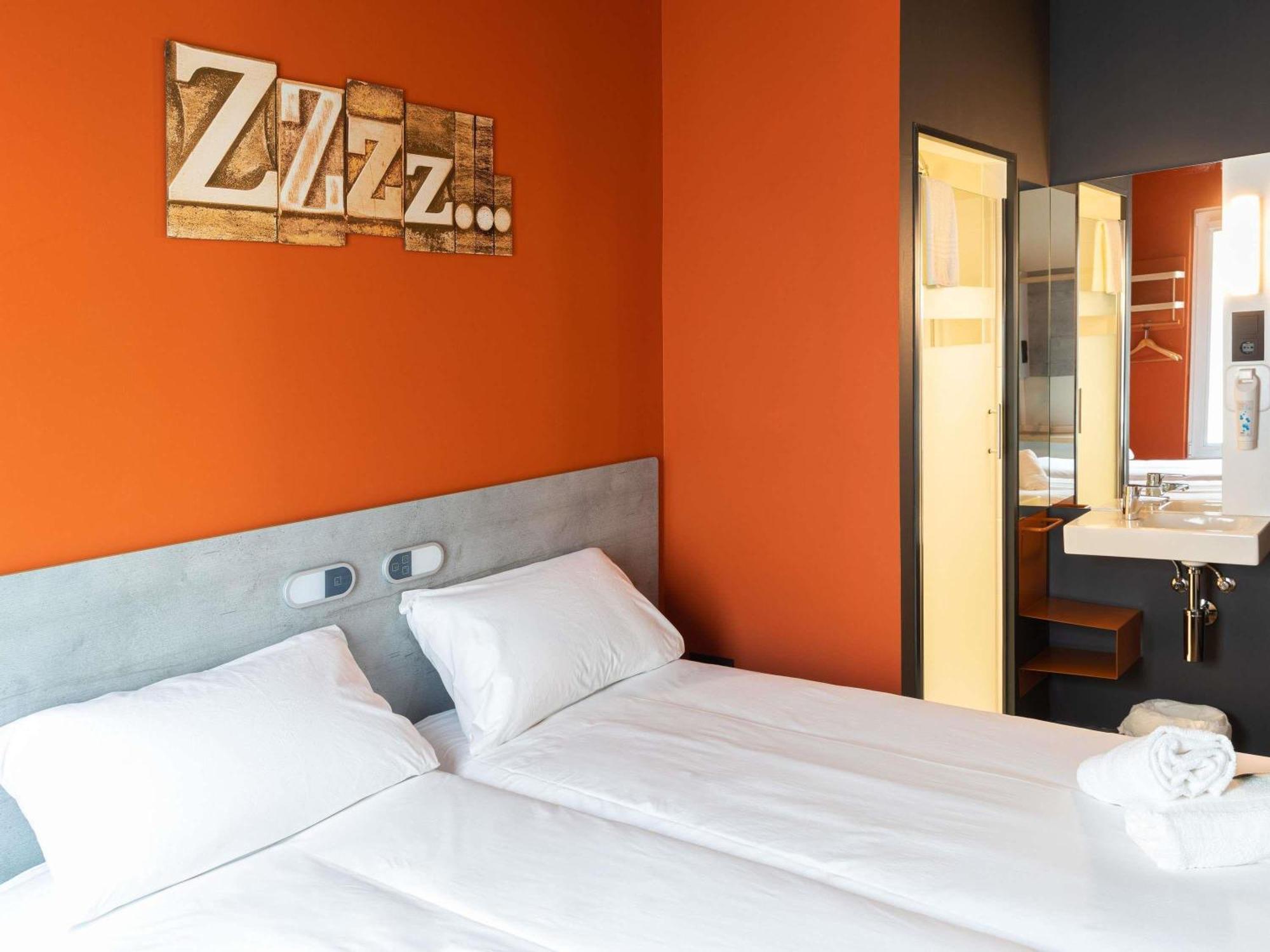 Standard Twin Room