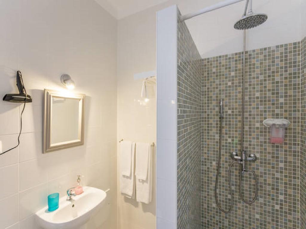Chambre Double ou Lits Jumeaux avec Salle de Bains Privative Extérieure - Vue sur Rivière