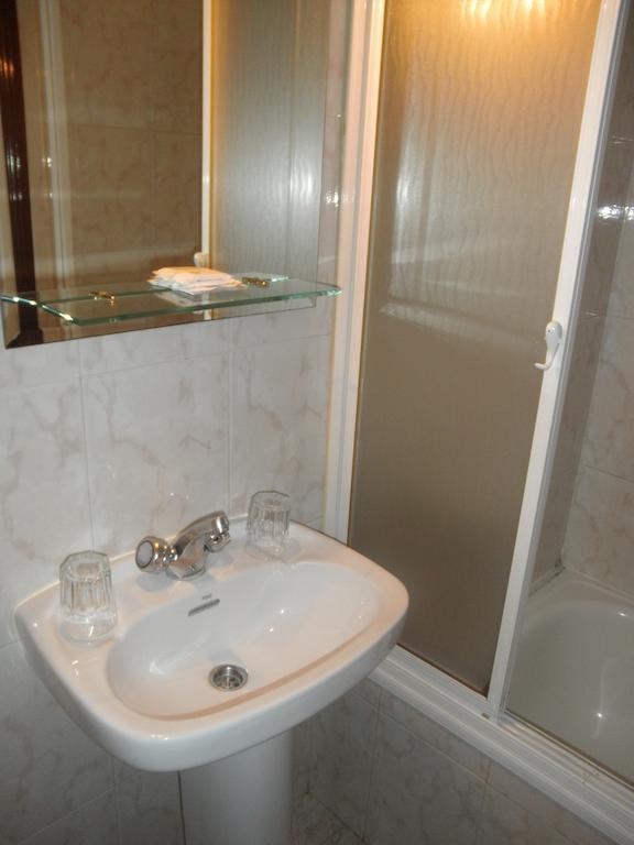 Chambre Simple avec Salle de Bains Commune