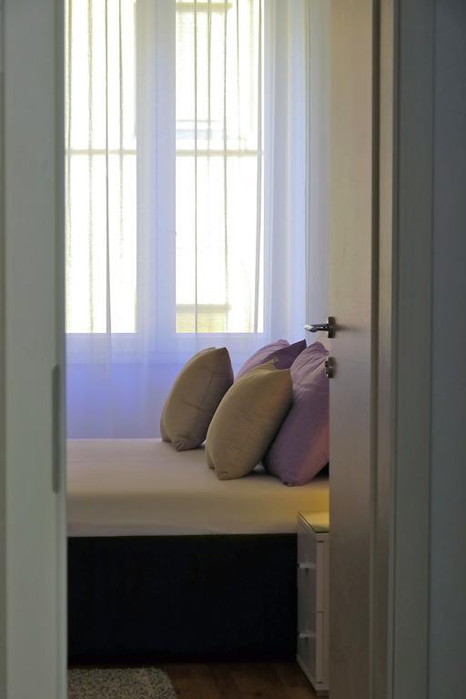 One-Bedroom Apartment,235816657:JPEG