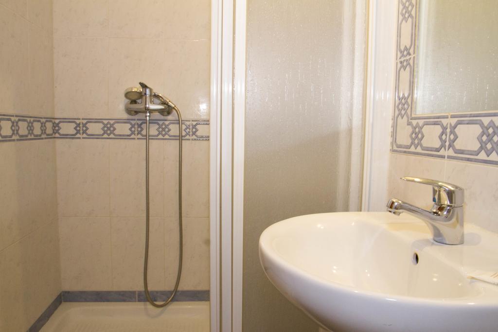 Single Room,343080352:JPEG
