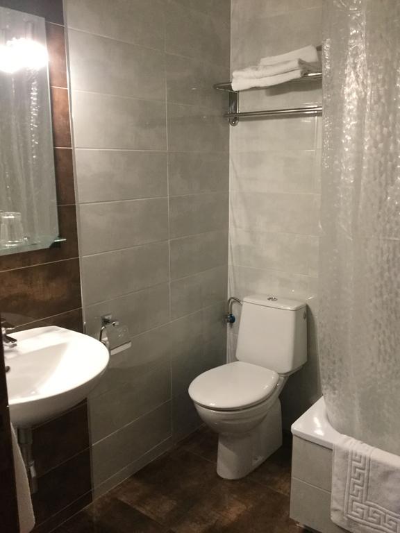 Double or Twin Room Private Bathroom