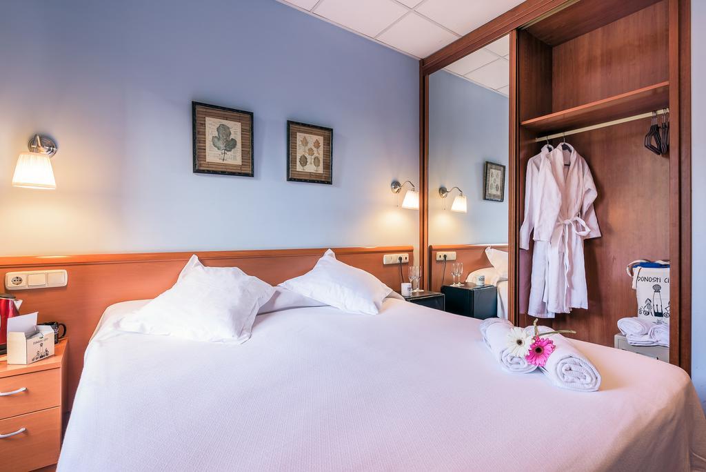 Double Room Private Bathroom