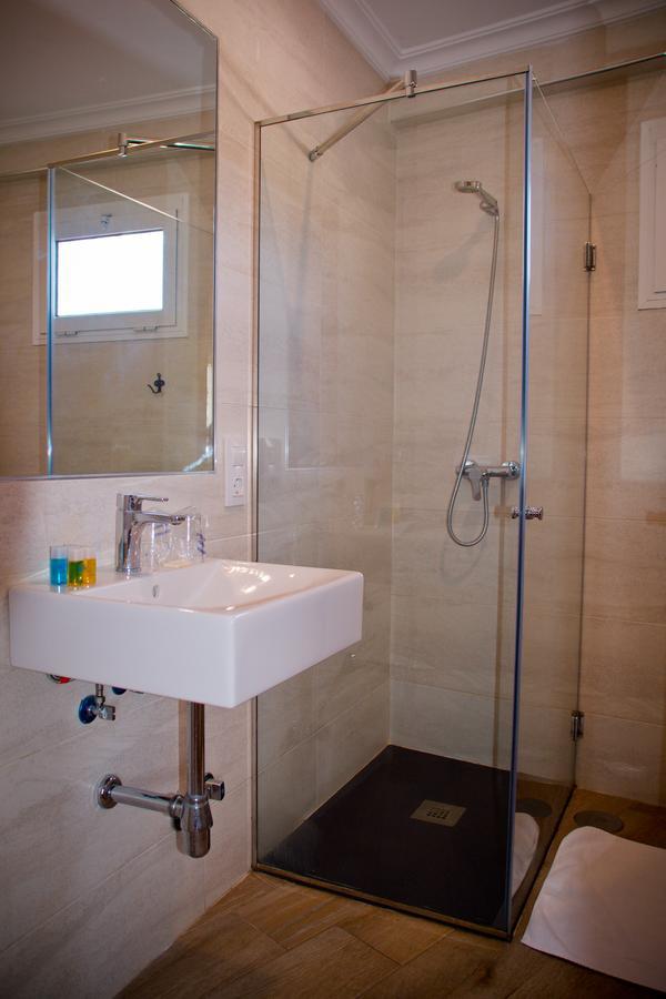 Chambre Triple avec Salle de Bains Privative