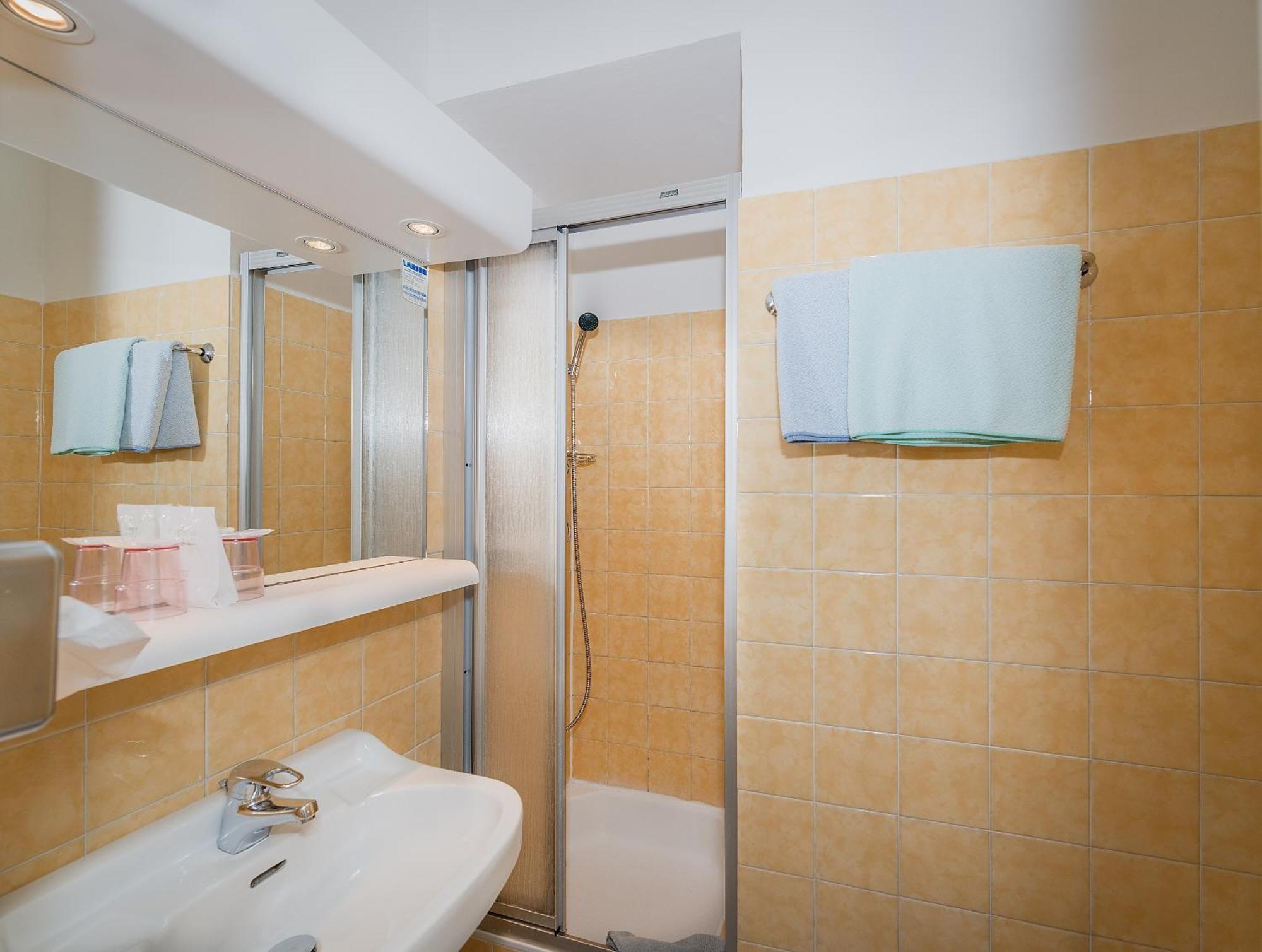 Classic Double Room,62617234:JPEG