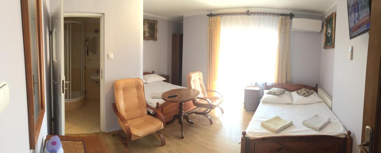 Triple Room,990702445:JPEG