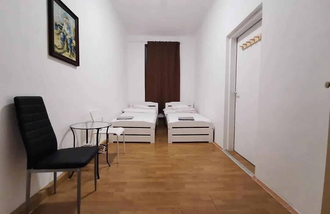 7Brunnen Hostel Beds & Rooms-1