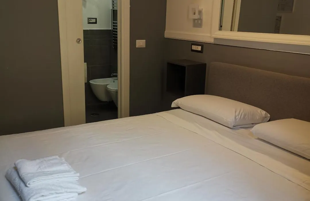 I LOVE ROMA Guest House-1