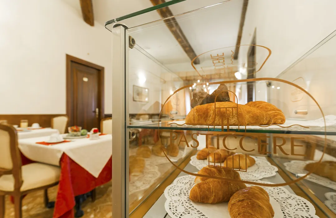 Palazzo Guardi-1