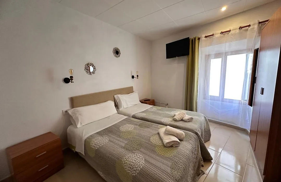 P&R Hostals Codolar-1