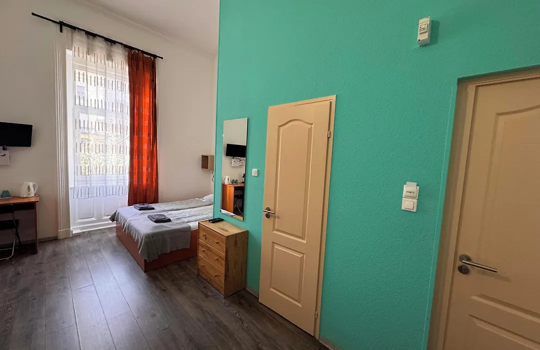 Omega Guesthouse Budapest-1