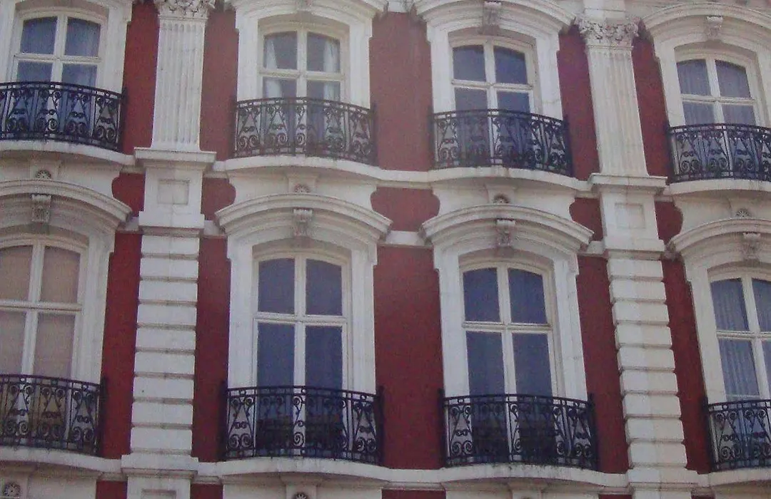 Metro Hotel-1