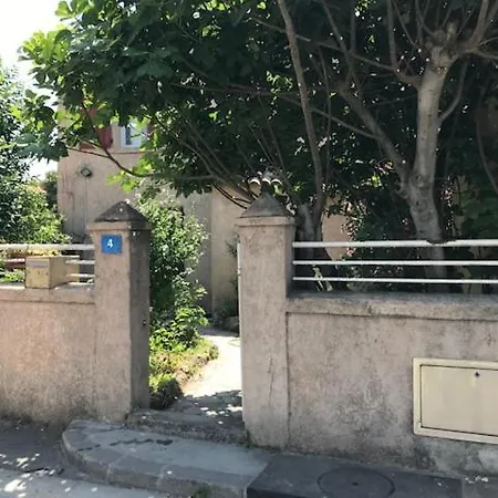 Chambre climatisée avec sdb privée dans une villa avec piscine ouverte d'avril à mi octobre-2
