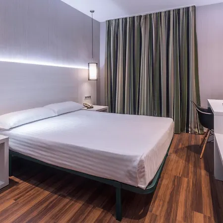 Hostal Operaramblas-3