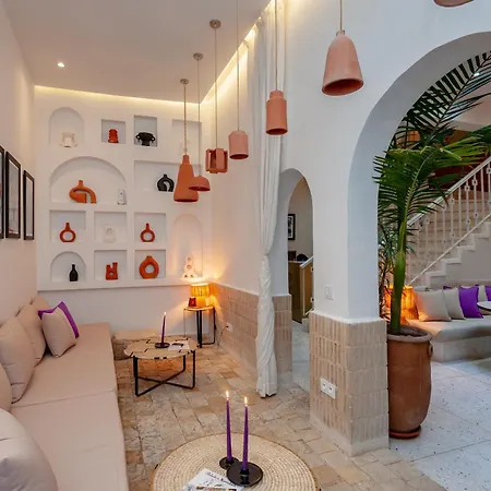 Riad K-White-3