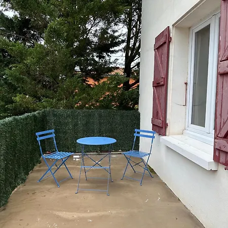 Villa La Libellule 160 m2 avec 5 Chambres 2 Sdb 2 Wc Grand Jardin et Parking Privé-3