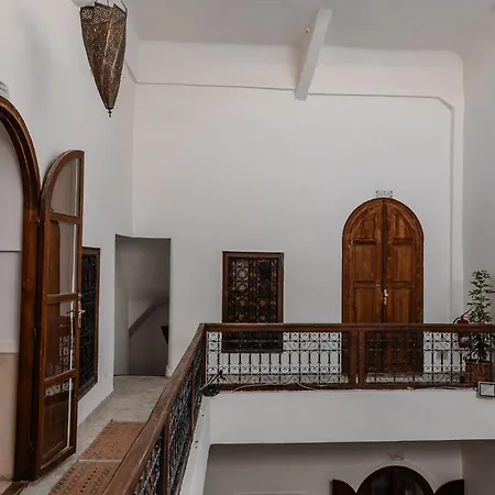 Riad White Flowers-3