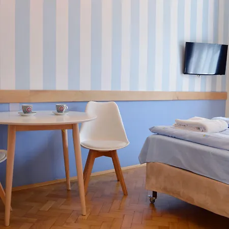 Cybulskiego Guest Rooms-3