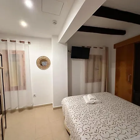 P&R Hostals Codolar-2
