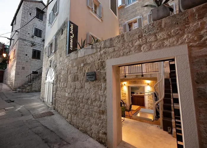 Camera Hotel