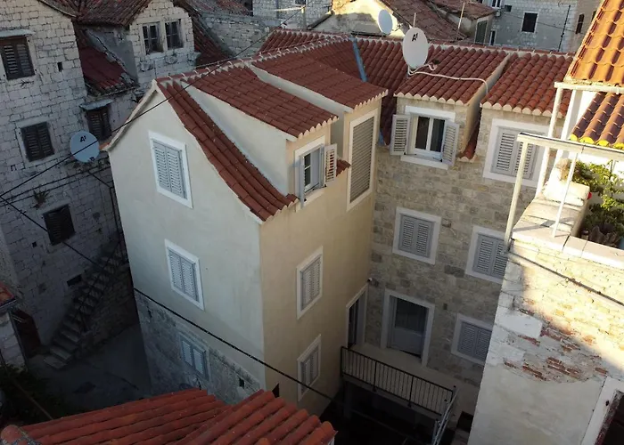 Camera Hotel