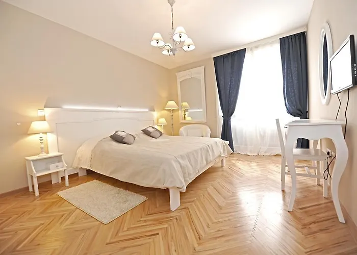 Tinel Rooms Old City Center