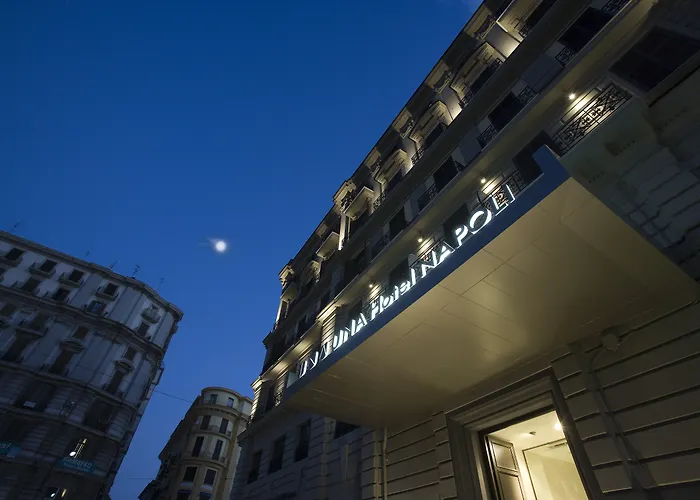Hôtel accueillant les animaux: Una Hotels Napoli