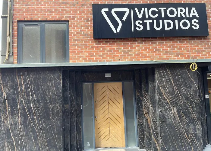  Victoria Studios