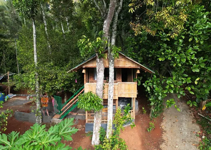 Fab - Bamboo Hut With Open Shower