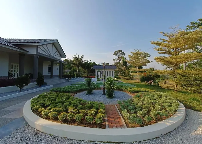 Villa Dracaena Melaka With Swimming Pool, Hill View And 20 Minutes To Town
