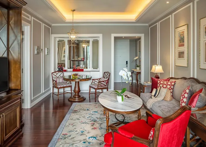 Mia Saigon – Luxury Boutique