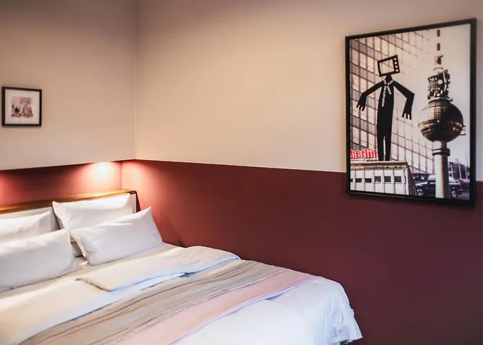 Resort: The Circus Hotel