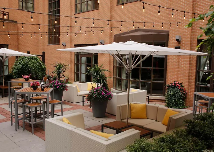 Yorkville Royal Sonesta