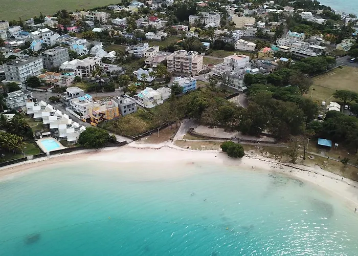 Bella Guesthouse Charming Beachfront Stay