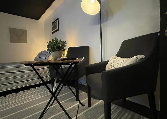 Lovely Spacious Guesthouse In Mills 50 District