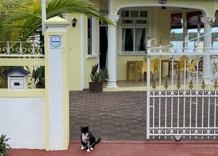 Bella Guesthouse Charming Beachfront Stay