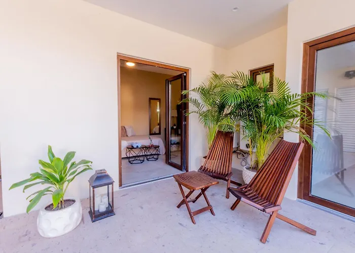 Casa Victoria Malecon - Adults Only