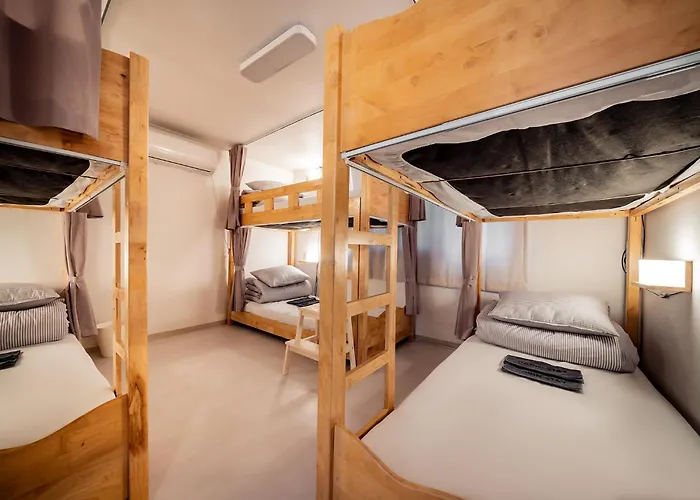 Yab-Guesthouse, Femaleonly, Foreignonly