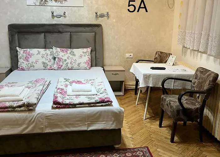 Sobe Sa Sopstvenim Kupatilom Private Rooms Bathroom In Center