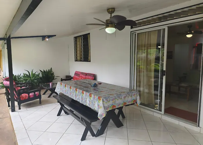 Fare Ara Location Huahine