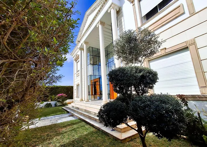 L'Orchidée - Suites de Luxe avec Piscine Chauffée et Vue sur le Lac de Tunis